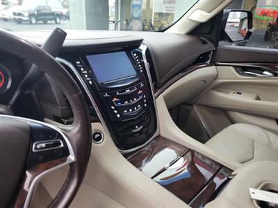 2017 Cadillac Escalade Luxury   - Photo 12 - Du Quoin, IL 62832
