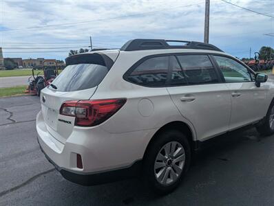 2015 Subaru Outback 2.5i Premium - Photo 6 - Du Quoin, IL 62832
