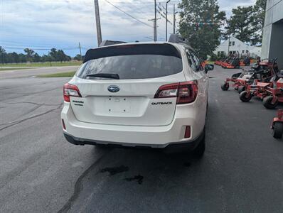 2015 Subaru Outback 2.5i Premium - Photo 10 - Du Quoin, IL 62832