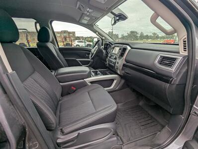 2018 Nissan Titan SV - Photo 4 - Du Quoin, IL 62832