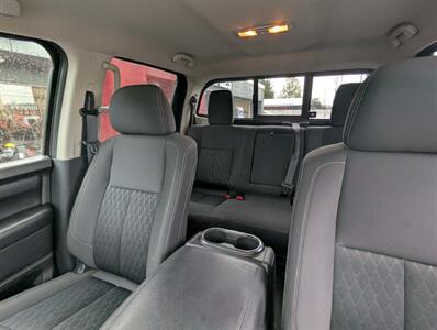 2018 Nissan Titan SV - Photo 12 - Du Quoin, IL 62832