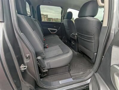 2018 Nissan Titan SV - Photo 10 - Du Quoin, IL 62832