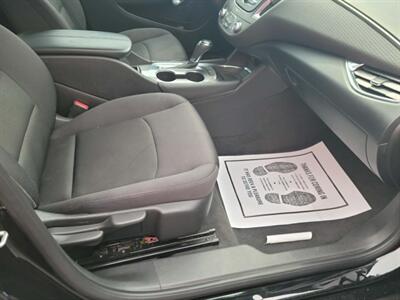 2017 Chevrolet Malibu LT - Photo 17 - Du Quoin, IL 62832
