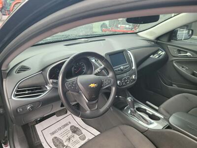 2017 Chevrolet Malibu LT - Photo 11 - Du Quoin, IL 62832