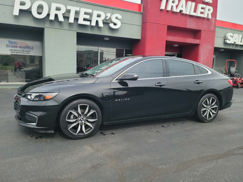 2017 Chevrolet Malibu LT   - Photo 1 - Du Quoin, IL 62832