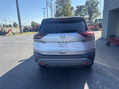 2022 Nissan Rogue SV   - Photo 5 - Du Quoin, IL 62832
