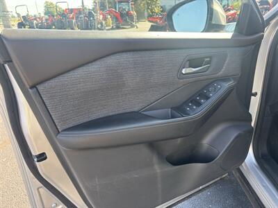 2022 Nissan Rogue SV   - Photo 8 - Du Quoin, IL 62832