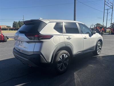 2022 Nissan Rogue SV   - Photo 4 - Du Quoin, IL 62832