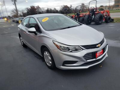 2018 Chevrolet Cruze LS Auto - Photo 4 - Du Quoin, IL 62832