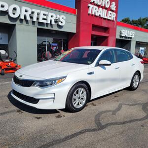 2017 Kia Optima LX   - Photo 2 - Du Quoin, IL 62832