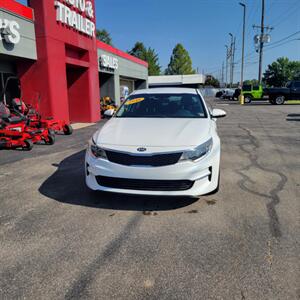 2017 Kia Optima LX   - Photo 3 - Du Quoin, IL 62832
