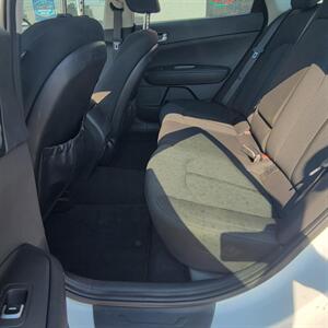2017 Kia Optima LX   - Photo 14 - Du Quoin, IL 62832