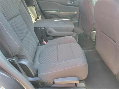 2017 GMC Acadia SLE-2   - Photo 15 - Du Quoin, IL 62832