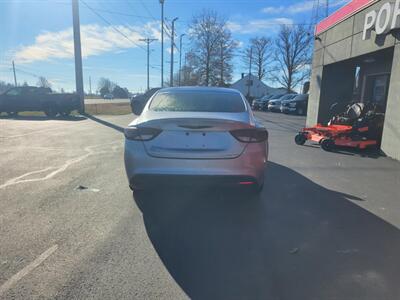 2016 Chrysler 200 LX   - Photo 8 - Du Quoin, IL 62832