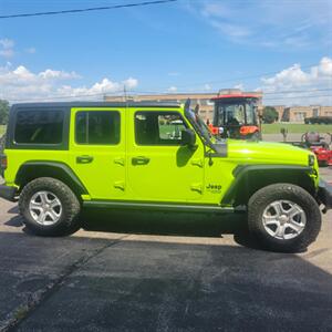 2021 Jeep Wrangler Sport S   - Photo 4 - Du Quoin, IL 62832
