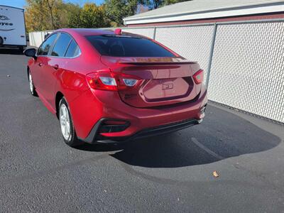 2017 Chevrolet Cruze LT Auto   - Photo 6 - Du Quoin, IL 62832