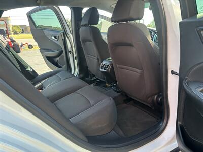 2016 Chevrolet Malibu LT - Photo 16 - Du Quoin, IL 62832