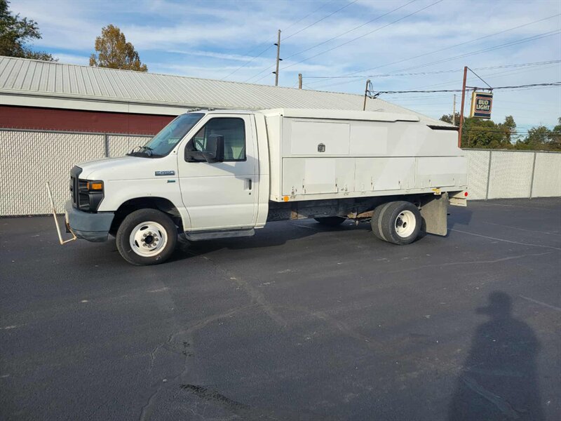 2012 Ford Aerostar E450  