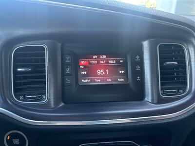 2017 Dodge Charger SE - Photo 12 - Du Quoin, IL 62832