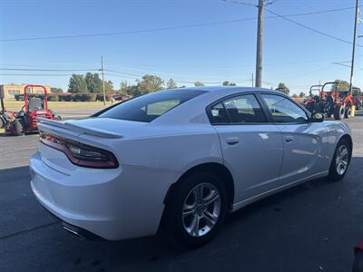 2017 Dodge Charger SE - Photo 4 - Du Quoin, IL 62832