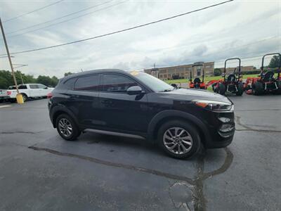 2017 Hyundai TUCSON SE - Photo 4 - Du Quoin, IL 62832