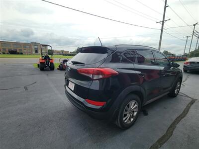 2017 Hyundai TUCSON SE - Photo 5 - Du Quoin, IL 62832