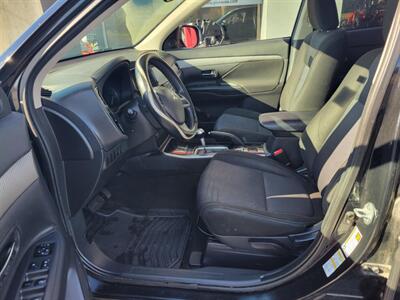 2018 Mitsubishi Outlander ES   - Photo 4 - Du Quoin, IL 62832