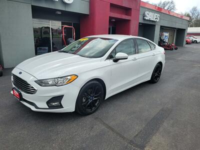 2019 Ford Fusion SE   - Photo 2 - Du Quoin, IL 62832