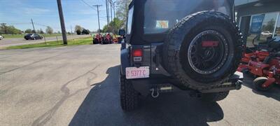 2016 Jeep Wrangler Sport   - Photo 9 - Du Quoin, IL 62832