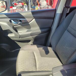 2019 Nissan Rogue SV   - Photo 9 - Du Quoin, IL 62832