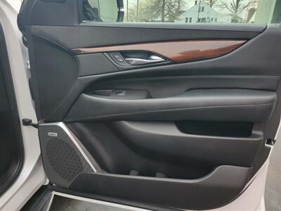 2016 Cadillac Escalade ESV Premium Collection - Photo 17 - Du Quoin, IL 62832