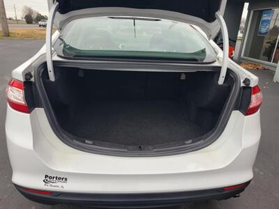 2016 Ford Fusion S - Photo 10 - Du Quoin, IL 62832