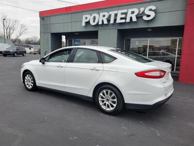 2016 Ford Fusion S - Photo 2 - Du Quoin, IL 62832
