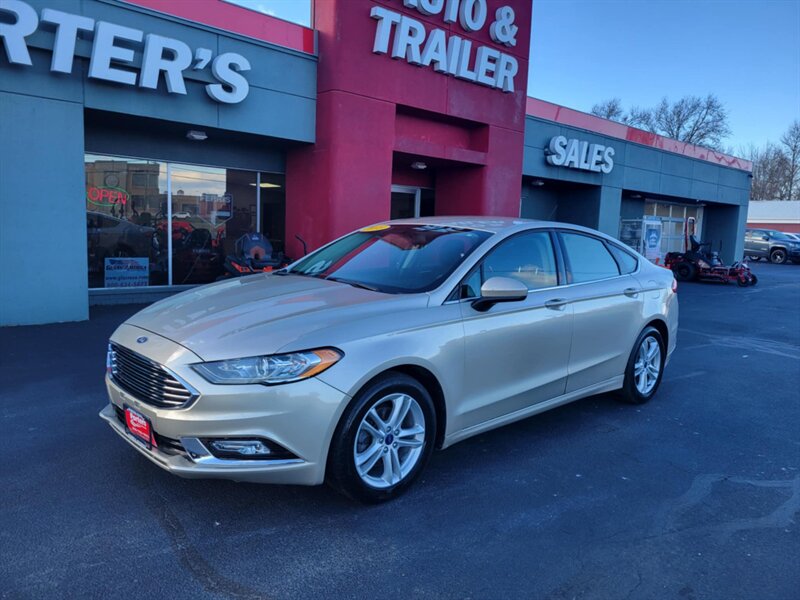 2018 Ford Fusion SE   - Photo 1 - Du Quoin, IL 62832