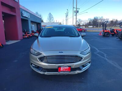 2018 Ford Fusion SE   - Photo 2 - Du Quoin, IL 62832