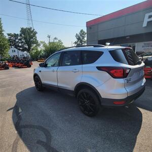 2019 Ford Escape SE   - Photo 2 - Du Quoin, IL 62832