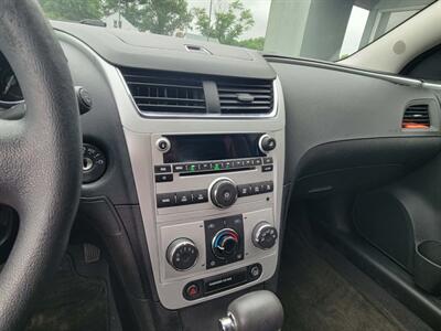 2010 Chevrolet Malibu LT - Photo 13 - Du Quoin, IL 62832
