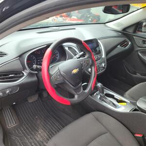 2019 Chevrolet Malibu LT   - Photo 5 - Du Quoin, IL 62832