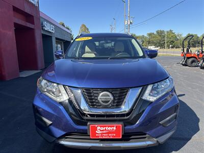 2018 Nissan Rogue SV - Photo 2 - Du Quoin, IL 62832