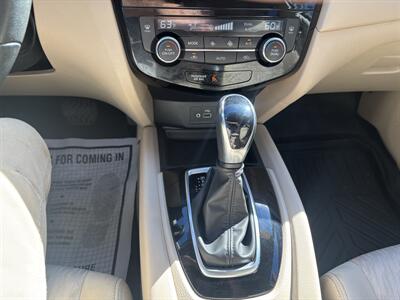 2018 Nissan Rogue SV - Photo 12 - Du Quoin, IL 62832