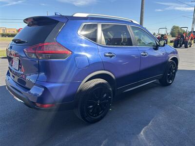 2018 Nissan Rogue SV - Photo 4 - Du Quoin, IL 62832