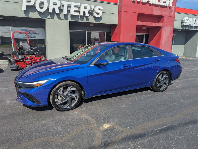 2024 Hyundai ELANTRA Limited   - Photo 1 - Du Quoin, IL 62832