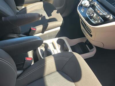 2022 Chrysler Voyager LX   - Photo 12 - Du Quoin, IL 62832