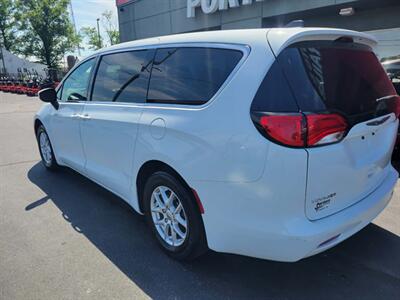 2022 Chrysler Voyager LX   - Photo 22 - Du Quoin, IL 62832
