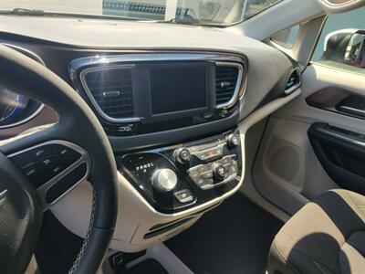 2022 Chrysler Voyager LX   - Photo 16 - Du Quoin, IL 62832