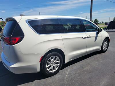2022 Chrysler Voyager LX   - Photo 7 - Du Quoin, IL 62832