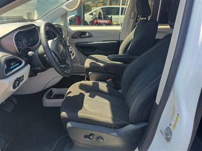 2022 Chrysler Voyager LX   - Photo 11 - Du Quoin, IL 62832
