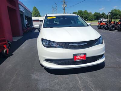 2022 Chrysler Voyager LX   - Photo 5 - Du Quoin, IL 62832