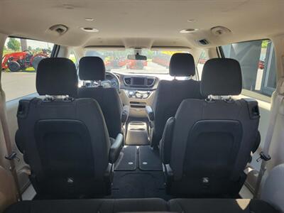 2022 Chrysler Voyager LX   - Photo 20 - Du Quoin, IL 62832