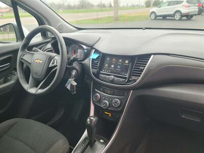 2018 Chevrolet Trax LS   - Photo 9 - Du Quoin, IL 62832